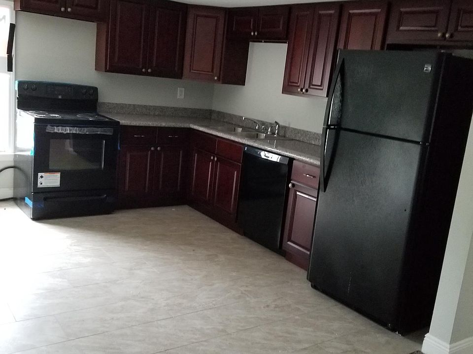 2nd image of 2504-06 Airline Dr