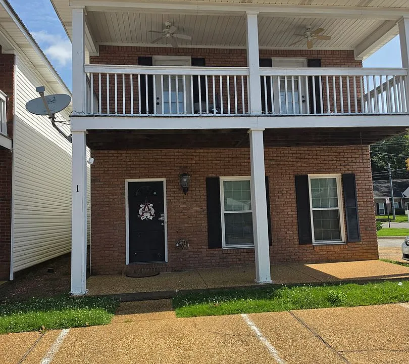 1 Brook Meadows Cir