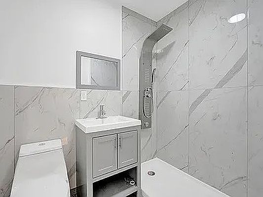 5th image of 696 E 38th St #1