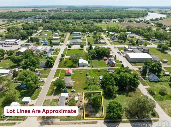 1022 S 4th Ave, Decatur, NE 68020
