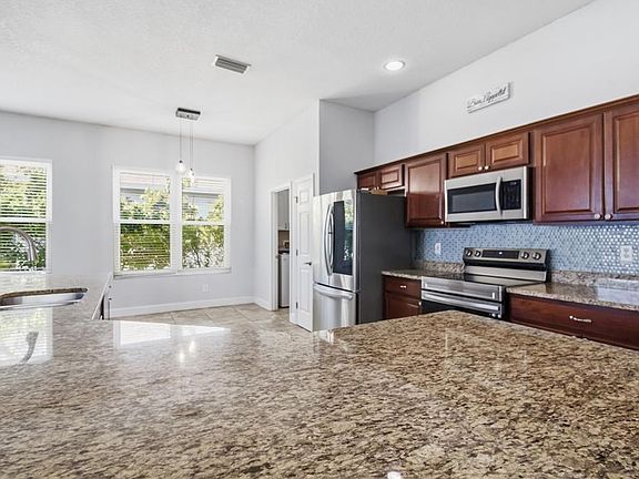 5th image of 5104 52ND AVENUE W