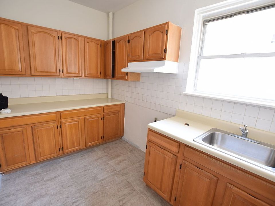 1st image of 62 W 107th St #54