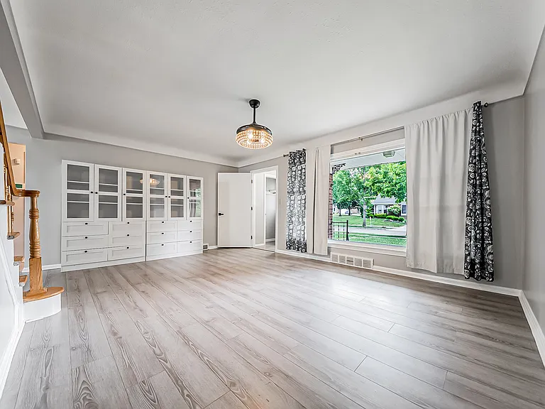 24111 Edgehill Dr — Photo 5