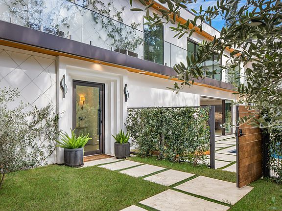 2nd image of 1884 Laurel Canyon Blvd