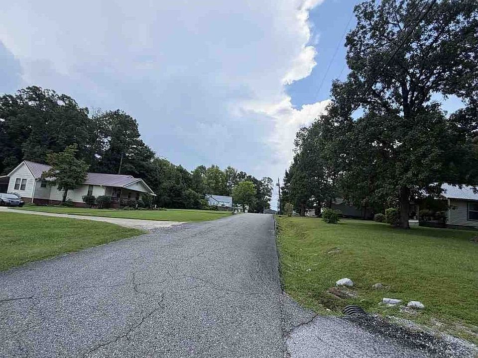 2nd image of 2924 Langdale St