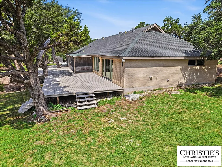 8901 Grandview Dr — Photo 32