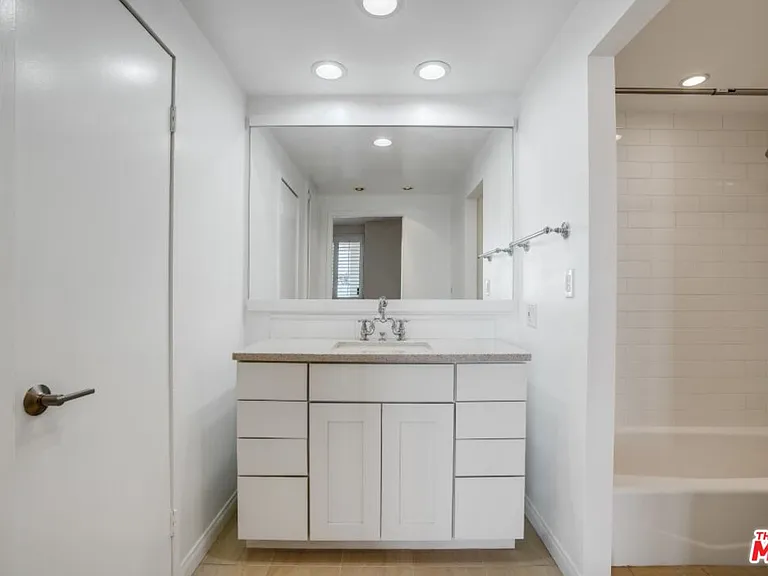 321 S San Vicente Blvd #705 — Photo 7