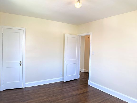 4th image of 95 Kentway St