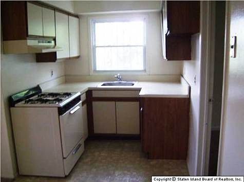 4th image of 135 Fayette Ave #G1