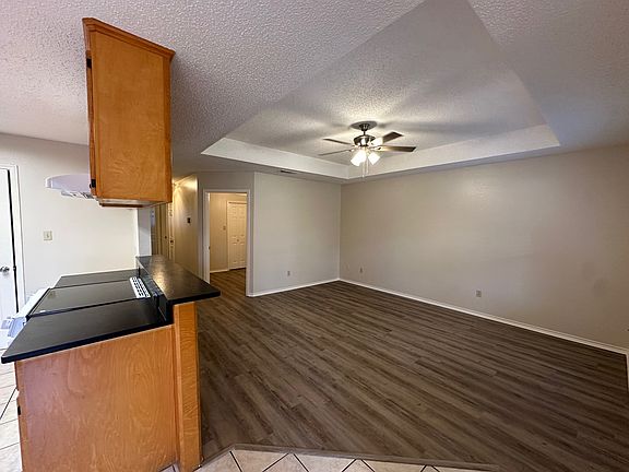 3rd image of 6221 Summerhill Pl