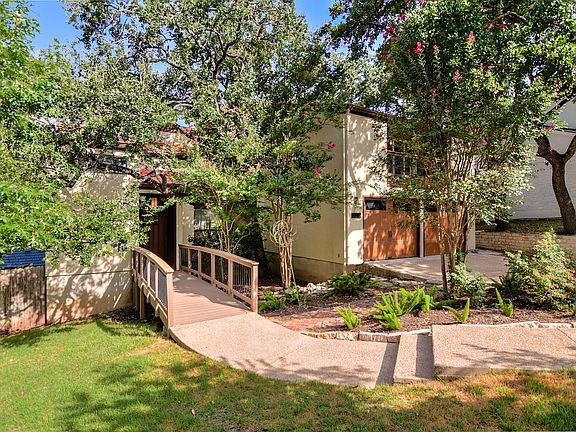 2nd image of 12503 Chateau Forest Ln