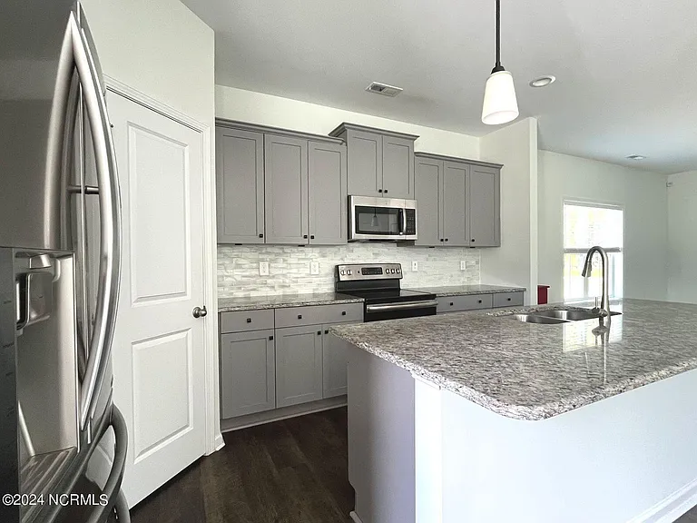 885 Carolina Rd — Photo 11