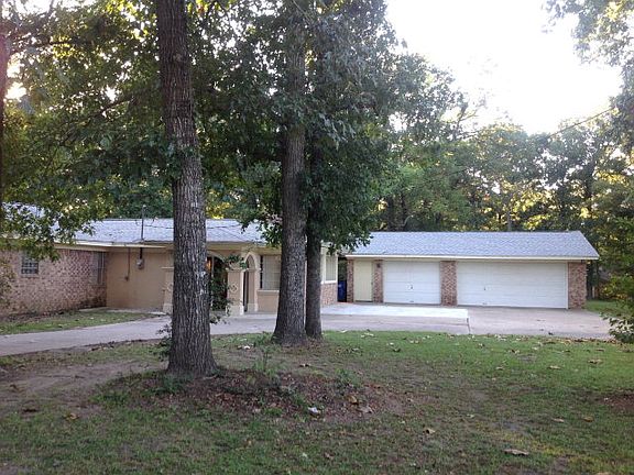 3rd image of 582 Fairview Dr
