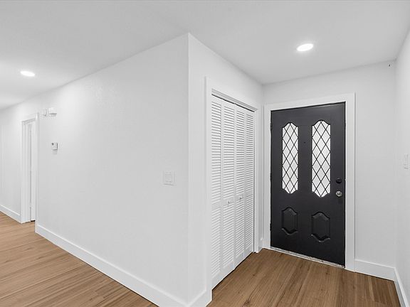 4th image of 5719 Valley Ridge Ct