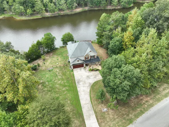 241 Spring Hill Dr, Ellerslie, GA 31807