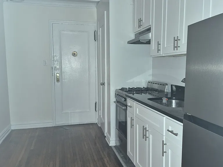 65-41 Saunders St #K — Photo 5