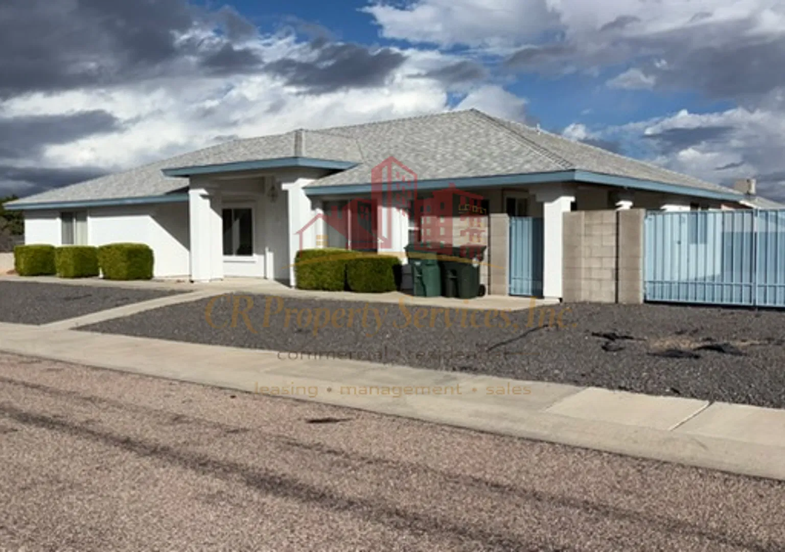 Welcome to this charming 3-bedroom, 2-bathroom home featuring a desirable split floor plan that o... — Photo 1
