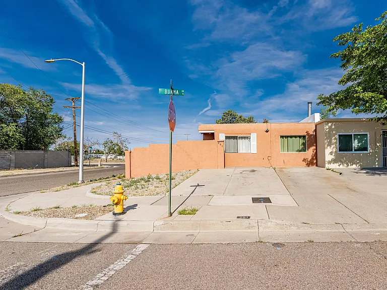 201 Burma Dr NE — Photo 1