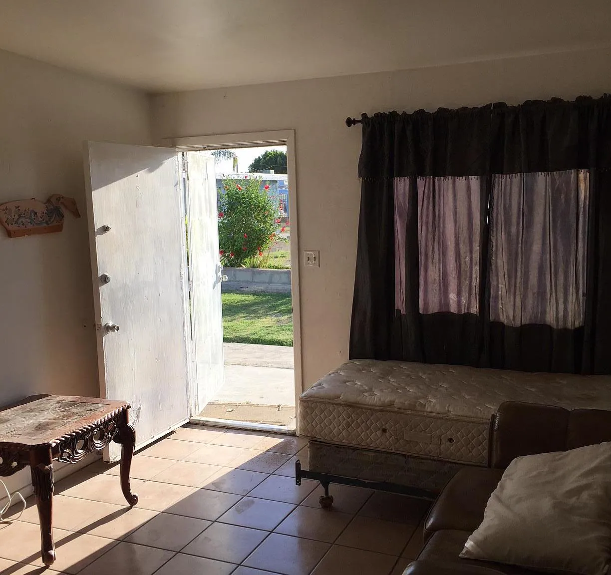 144 N Magnolia Ave — Photo 2