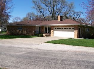 402 S Williams St, Forrest, IL 61741