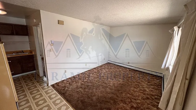 Building Photo - 702 Downey St #11
