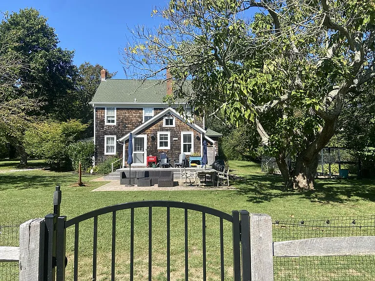 102 W Tiana Rd — Photo 26