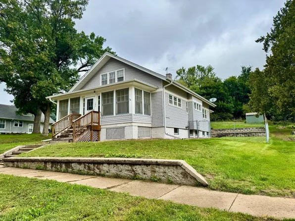 107 W 2nd St, Ponca, NE 68770