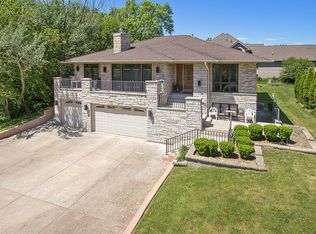10S536 Kearney Rd, Lemont, IL 60439