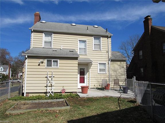 3rd image of 243 Maywood Dr
