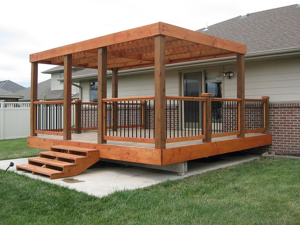 Deck & pergola