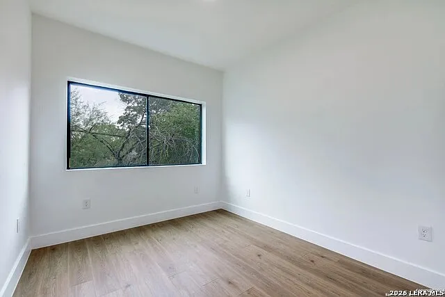 531 Essex St #202 — Photo 14