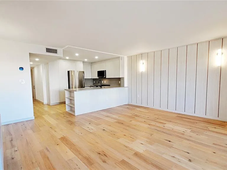 106 1st St E #311 — Photo 9