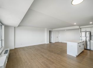 2055 1/2 Center Ave #12G, Fort Lee, NJ 07024