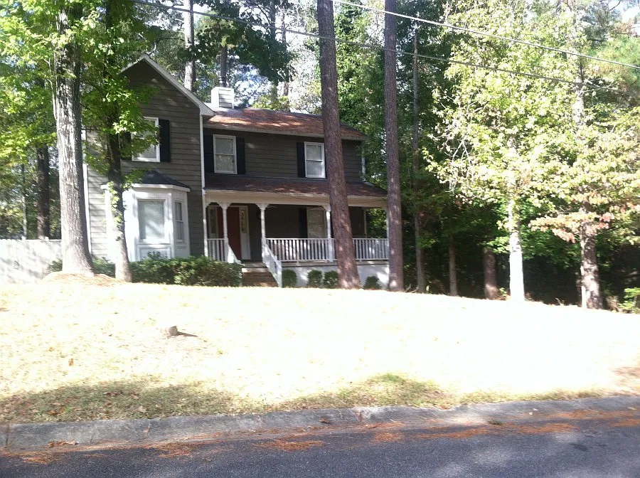 610 Glen Cove Dr photo 1