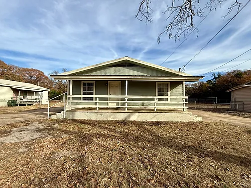1016 S Bennett Ave Photo 1