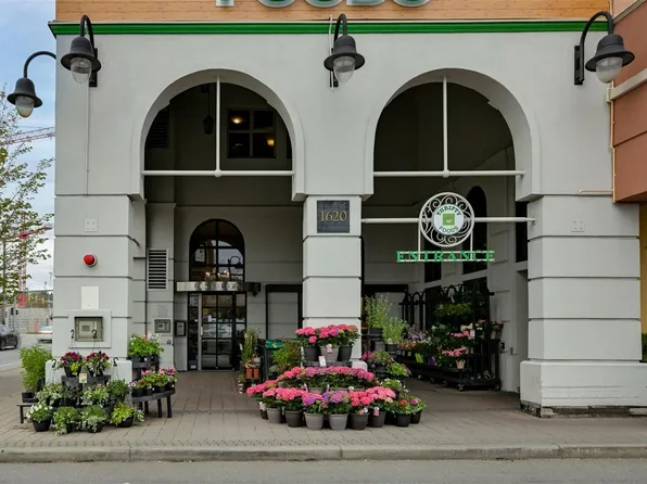 1620 McKenzie Ave #204, Saanich, BC V8N 0A1