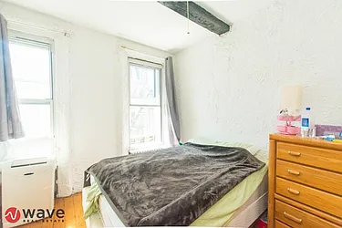 Rented by Wave Real Estate Group