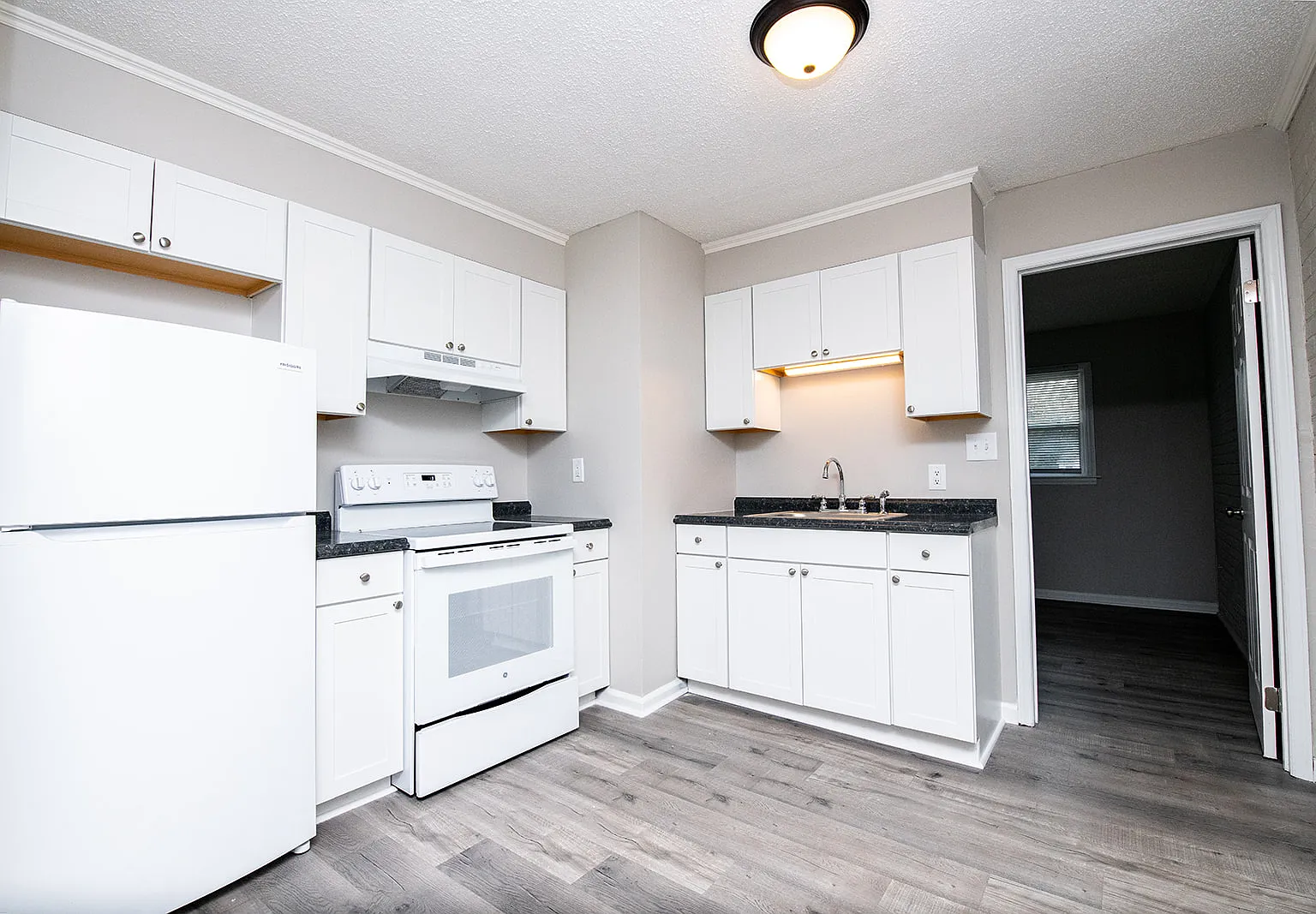 Suburb St / Scott St / Matthews St - 532 Matthews St — Photo 1