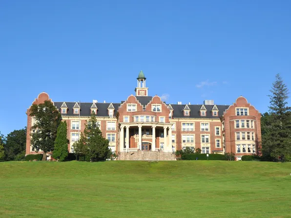 15 Mount St. Mary's Way #307, Hooksett, NH 03106