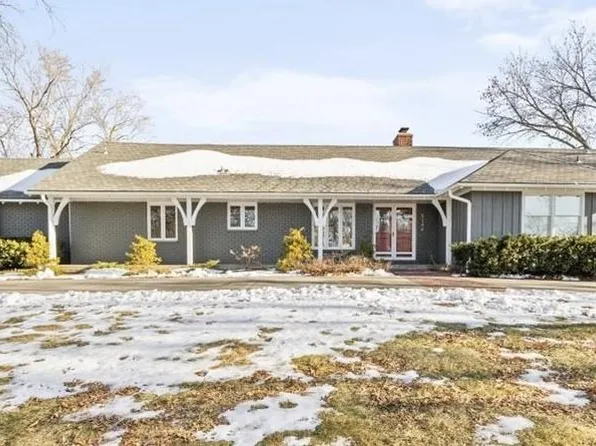 5206 W 98th Ter, Overland Park, KS 66207