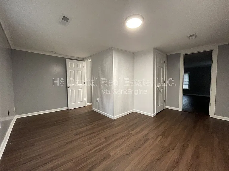 77 Sunset Ave — Photo 10