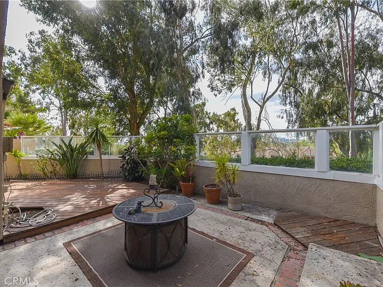 145 Stanford Ct #35 — Photo 37