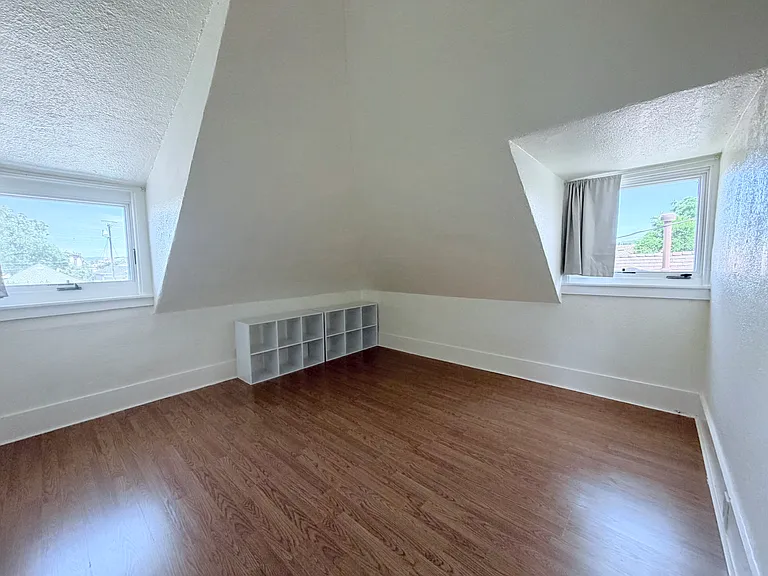 307 Boyce St — Photo 9