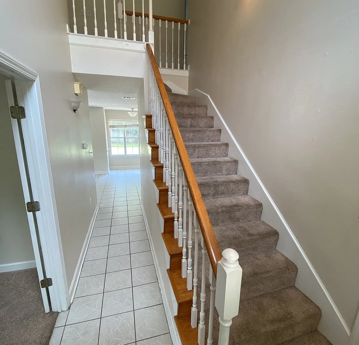 18 North Drive — Photo 2