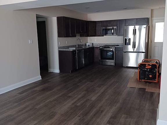 3rd image of 300 N Kent St #1