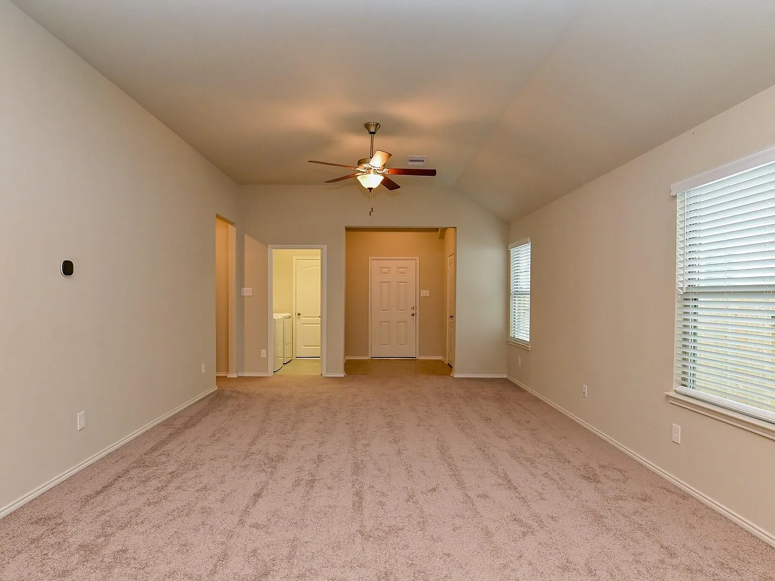 3 bed, 2.0 bath, 1540 sqft, $2,200 — Photo 3
