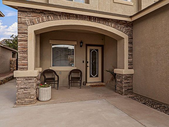 3rd image of 3872 Loma Adriana Dr