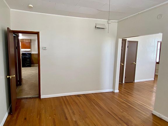 3rd image of 1042 N State St APT 2