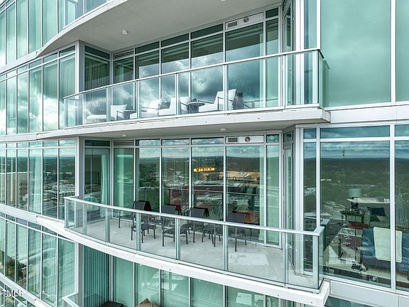 2nd image of 110 N Corcoran St #2304