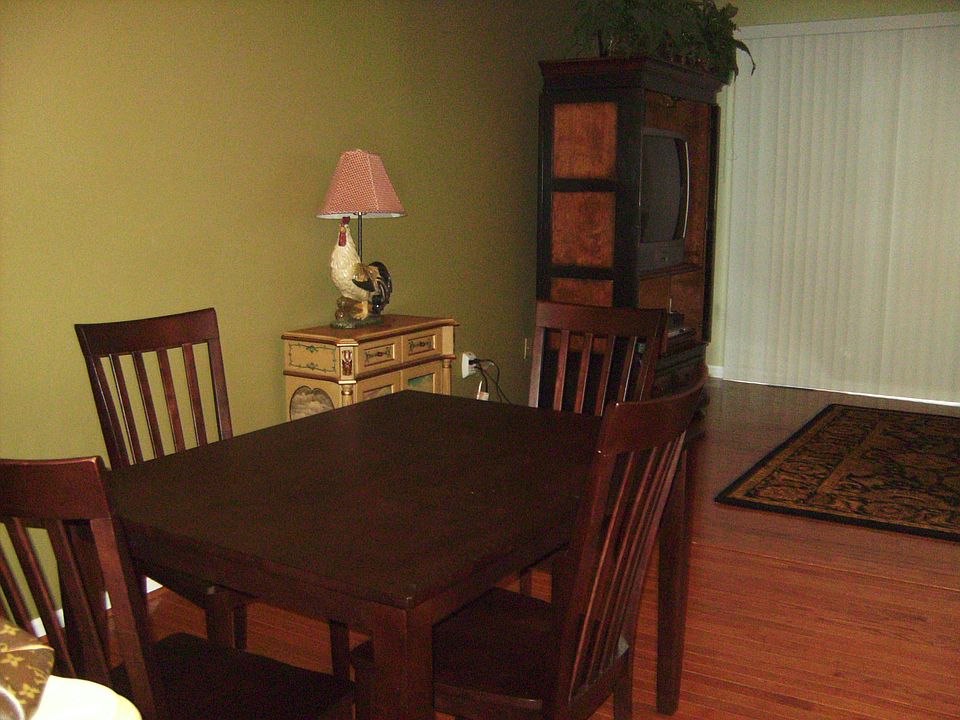 Eat In Kitchen